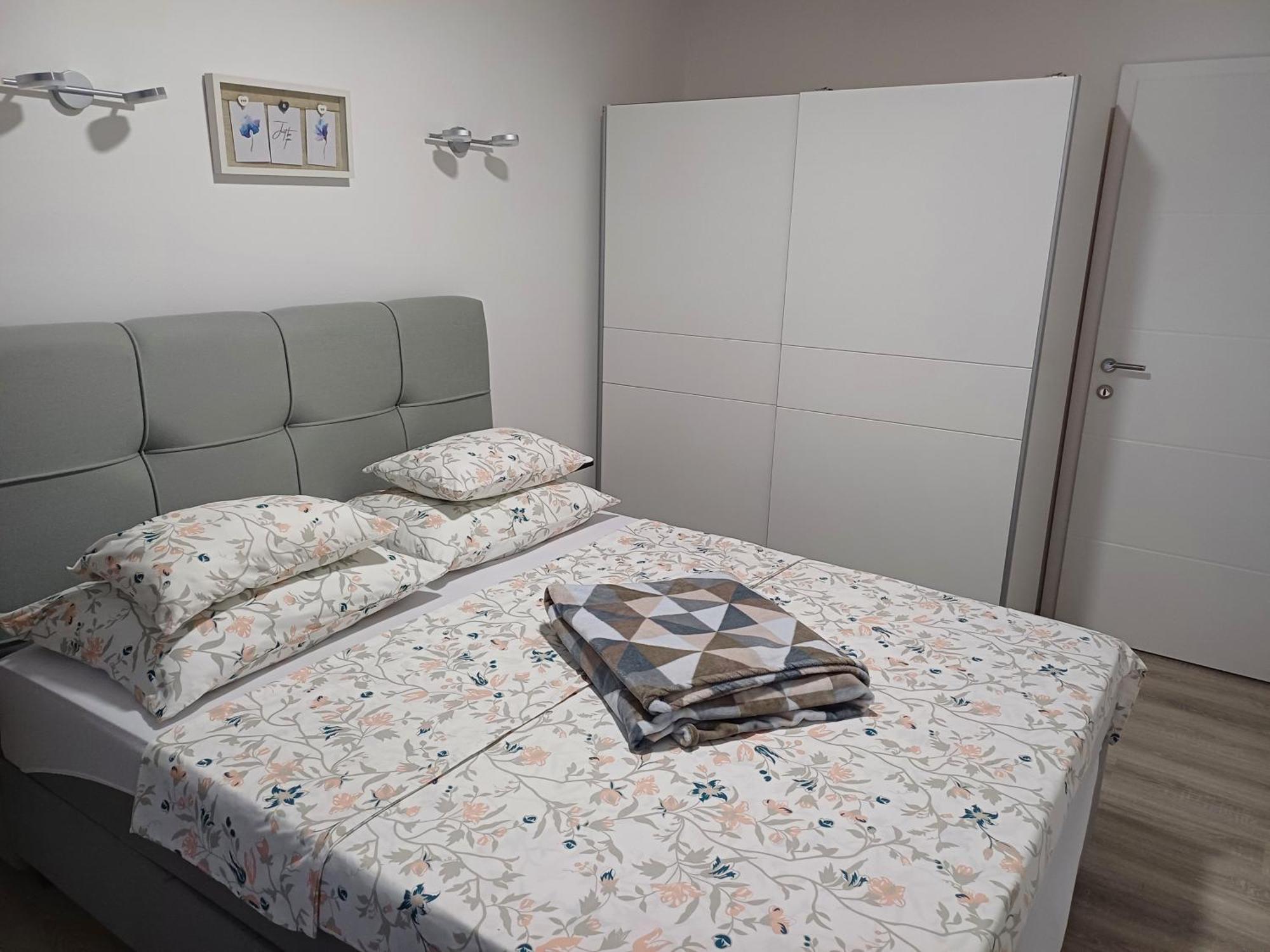 Apartmani Bulajic Krk Town Eksteriør bilde