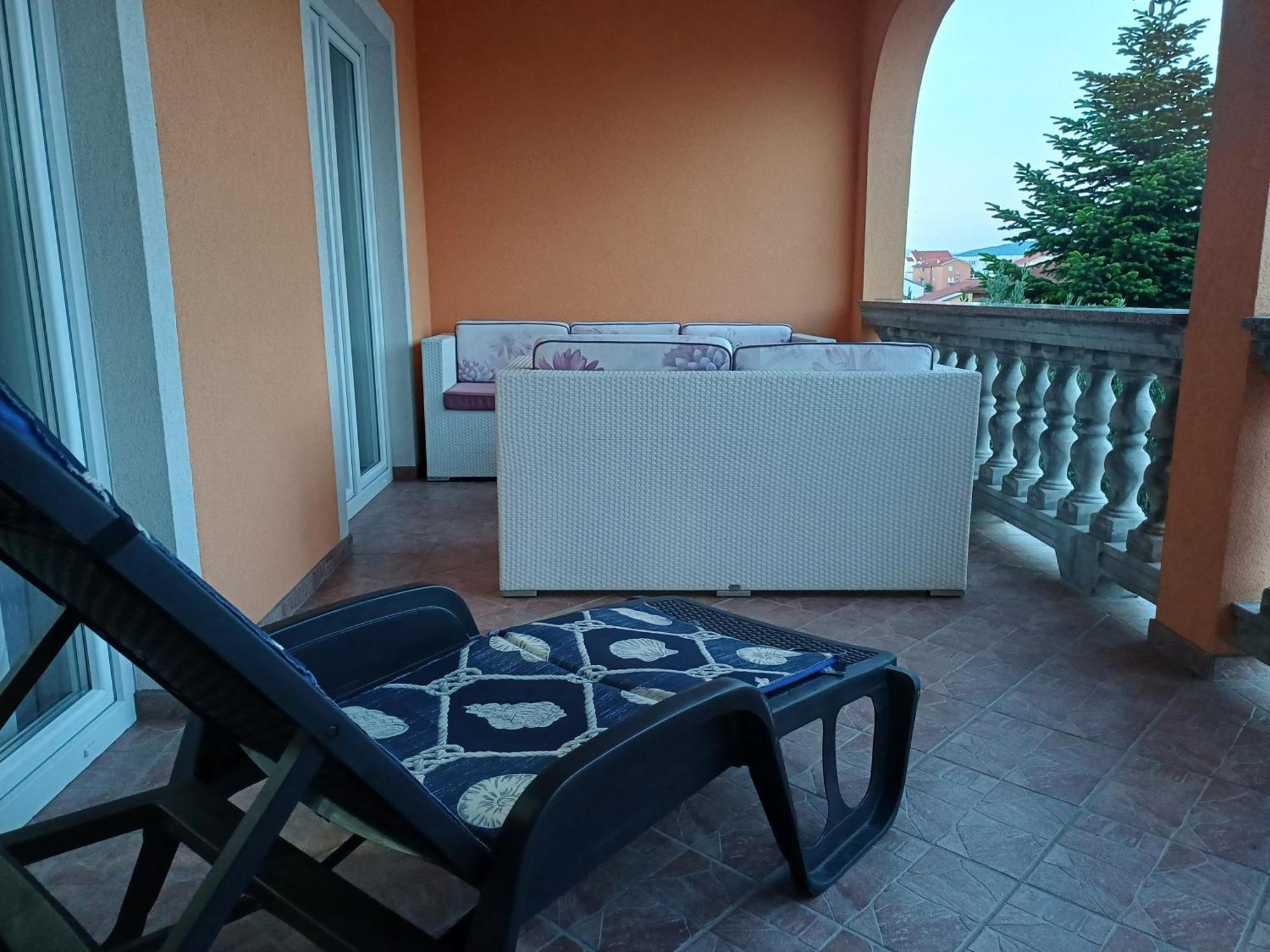 Apartmani Bulajic Krk Town Eksteriør bilde